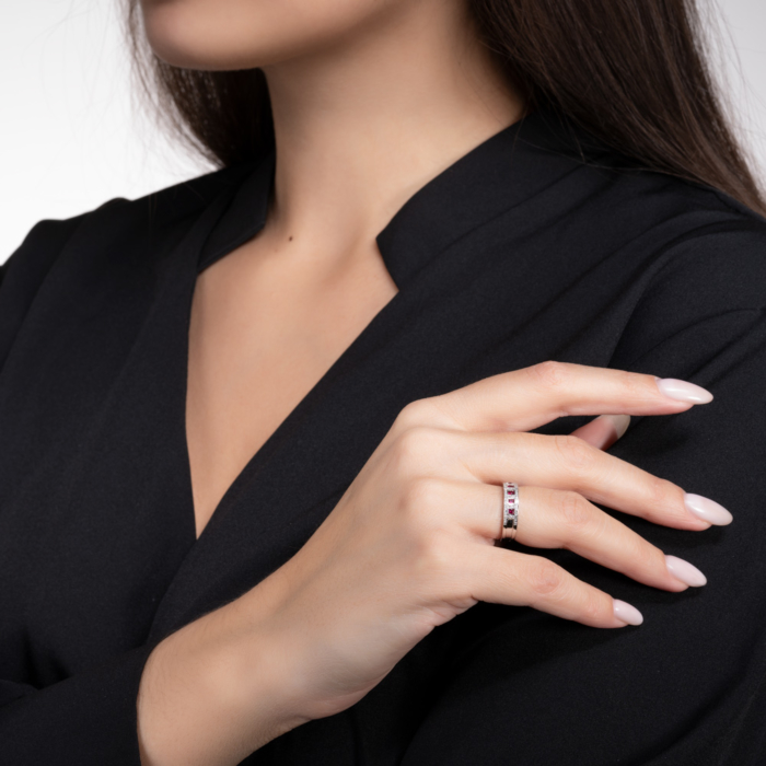 12345 Золота каблучка з діамантами і рубінами. Артикул 53040/0.8Sб руб 12345 грн30,713 12345